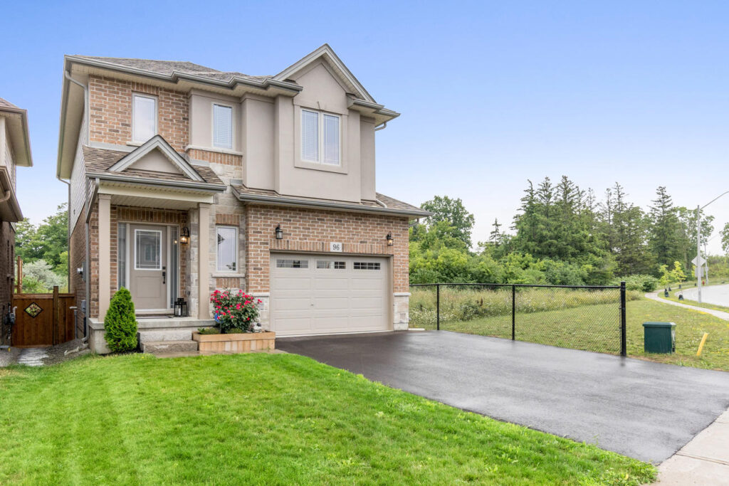 detached-home-bought-hamilton-jaswinder-singh.jpg Detached home bought in Hamilton, Ontario by Jaswinder Singh